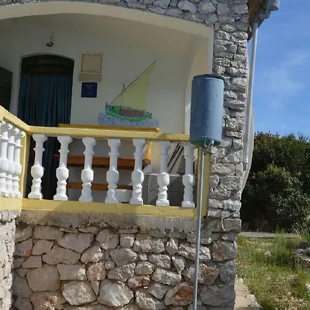 Beautiful Holiday In Zizanj With Garden