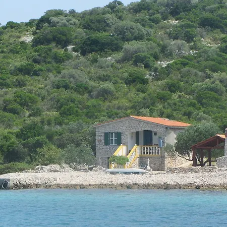 Holiday home Beautiful Holiday In Zizanj With Garden