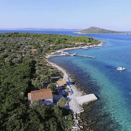 Beautiful Holiday In Zizanj With Garden