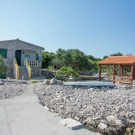 Vikendica Beautiful Holiday In Zizanj With Garden *